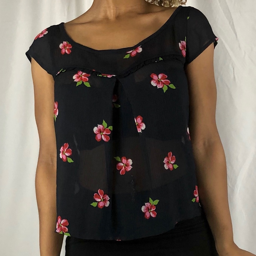 Sheer keyhole top